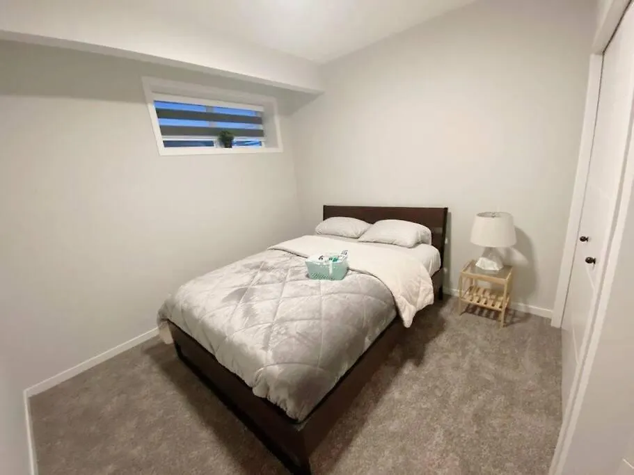 Διαμέρισμα Folte'S Home Away From Home 2 Bedrm Basement Suite Έντμοντον